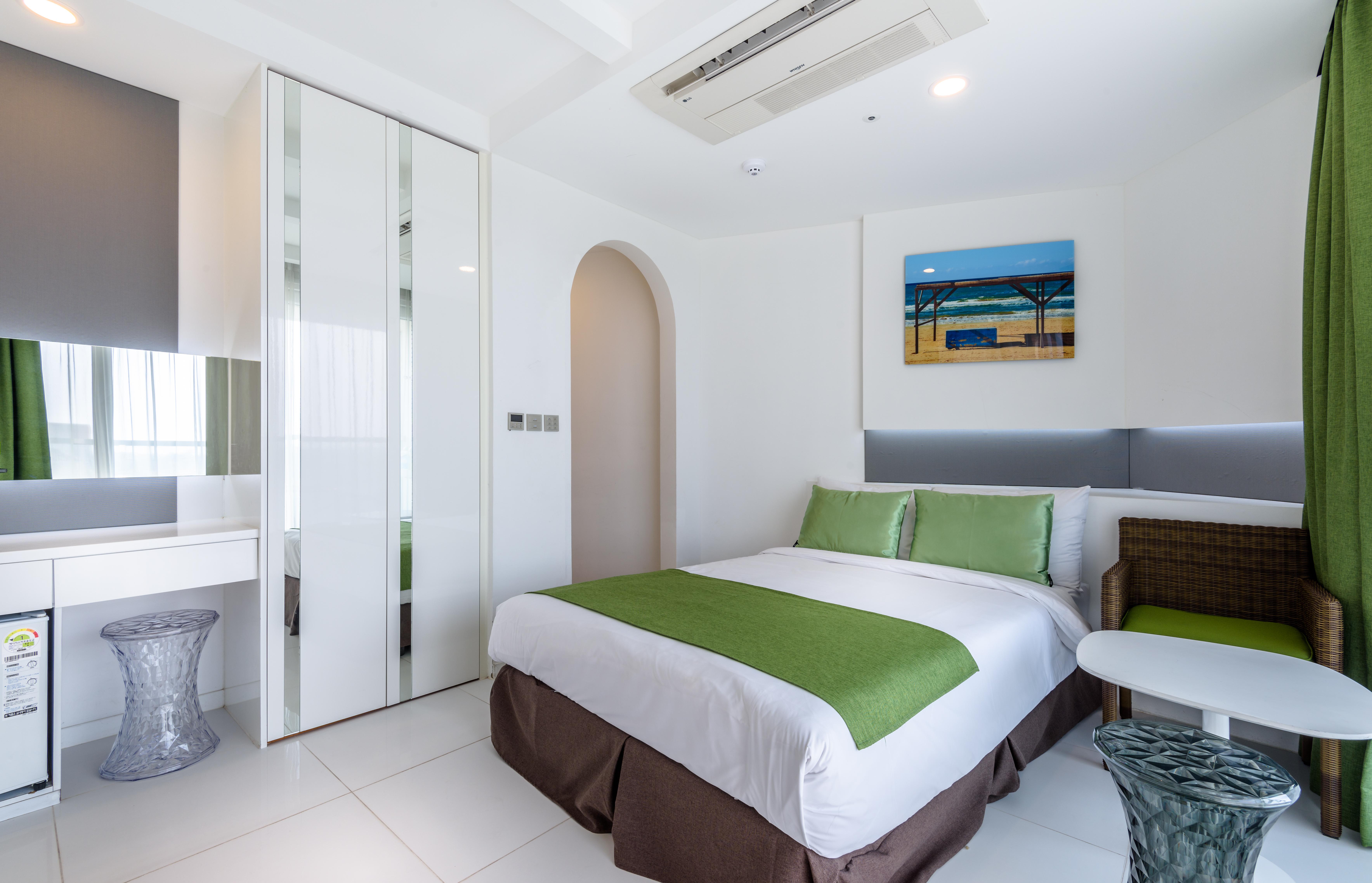 Aimi Jeju Beach Hotel Экстерьер фото